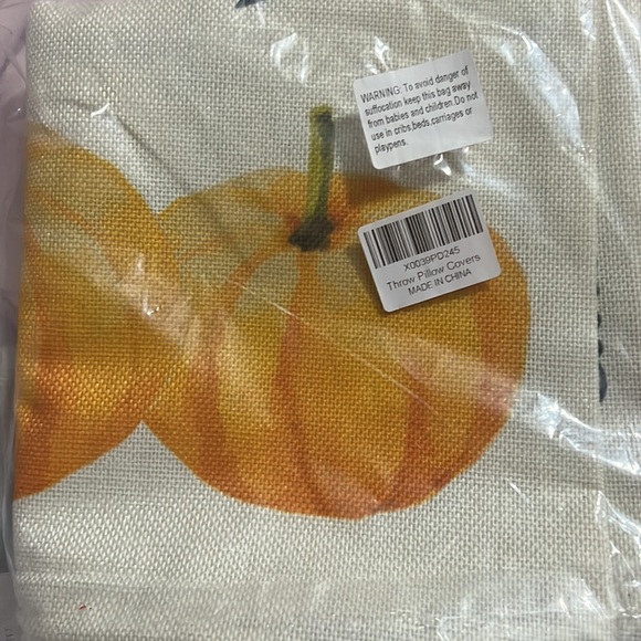 NWT set of 4 pillow covers. Zipper closure Fall Pumpkins Truck Autumn decor - Picture 7 of 8